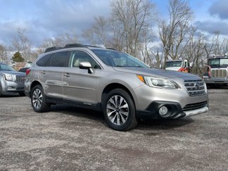 Used 2017 Subaru Outback 2.5i Limited image 1