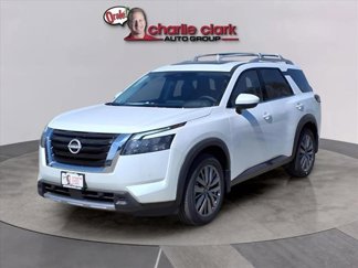 New 2025 Nissan Pathfinder SL w/ SL Premium Package image 1