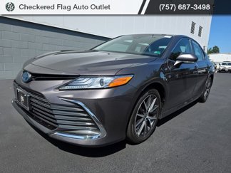 Used 2022 Toyota Camry XLE image 1