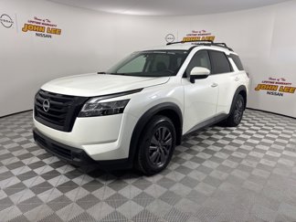 Certified 2022 Nissan Pathfinder SV image 1