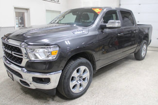 Used 2022 RAM 1500 4x4 Crew Cab image 1