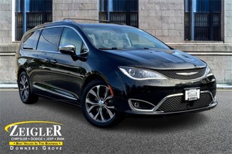 Used 2017 Chrysler Pacifica Limited image 1