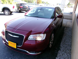 Used 2016 Chrysler 300 Limited w/ Driver Convenience Group image 1