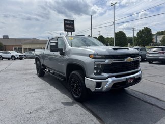 Used 2024 Chevrolet Silverado 2500 LT image 1