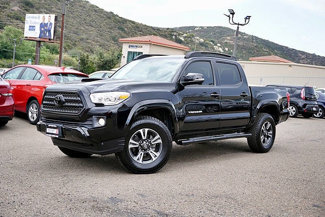Used 2017 Toyota Tacoma TRD Sport image 1