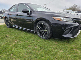 Used 2018 Toyota Camry XSE image 1