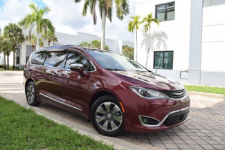 Used 2018 Chrysler Pacifica Limited w/ Advanced Safetytec Group image 1