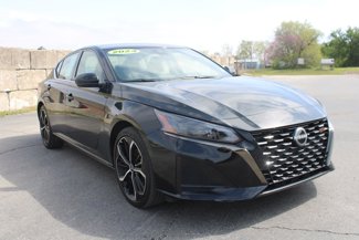 Used 2024 Nissan Altima 2.5 SR image 1