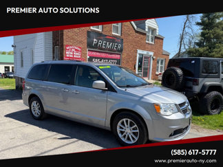 Used 2019 Dodge Grand Caravan SXT image 1
