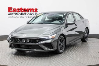 Used 2024 Hyundai Elantra Blue image 1