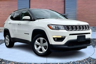 Used 2019 Jeep Compass Latitude image 1