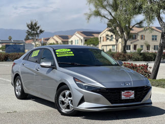 Used 2021 Hyundai Elantra SE image 1