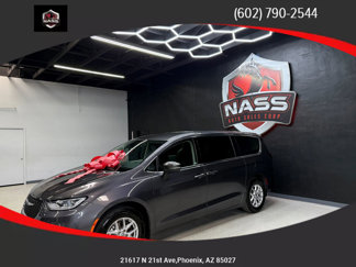 Used 2023 Chrysler Pacifica Touring-L image 1