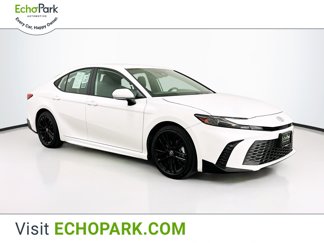 Used 2025 Toyota Camry SE image 1