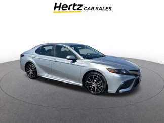 Used 2024 Toyota Camry SE image 1