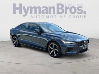 Used 2025 Volvo S60 B5 Core image 1