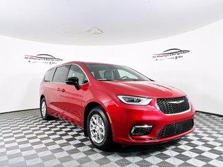 New 2025 Chrysler Pacifica Select image 1