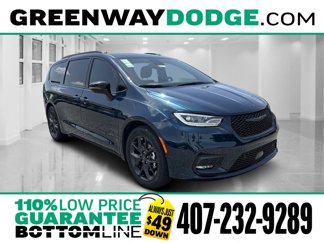 New 2025 Chrysler Pacifica Limited image 1