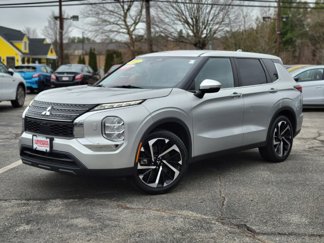 Used 2022 Mitsubishi Outlander ES image 1