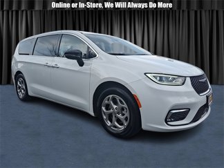 Used 2024 Chrysler Pacifica Limited image 1
