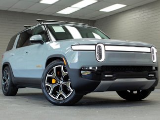 Used 2023 Rivian R1S Adventure image 1