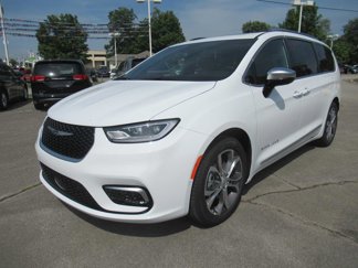 New 2025 Chrysler Pacifica Pinnacle image 1