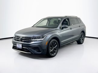 Used 2023 Volkswagen Tiguan SE image 1