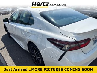 Used 2024 Toyota Camry SE image 1