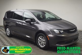 Used 2023 Chrysler Voyager LX image 1