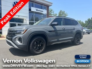 New 2025 Volkswagen Atlas Peak Edition SE image 1