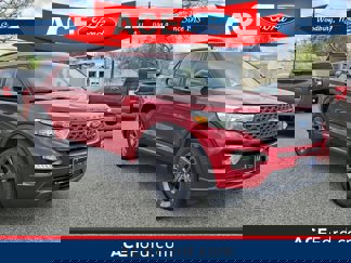 Used 2024 Ford Explorer XLT w/ Equipment Group 202A image 1