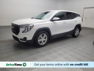 Used 2024 GMC Terrain SLE image 1