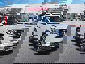 New 2025 Nissan Pathfinder Platinum image 1
