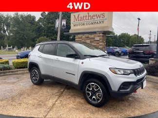 Used 2024 Jeep Compass Trailhawk image 1