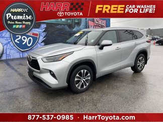 Certified 2022 Toyota Highlander XLE image 1
