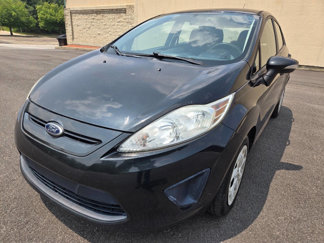 Used 2013 Ford Fiesta SE image 1