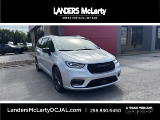 New 2026 Chrysler Pacifica Limited image 1