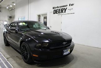 Used 2010 Ford Mustang Convertible image 1