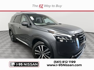New 2025 Nissan Pathfinder Platinum image 1