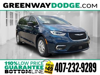 New 2025 Chrysler Pacifica Select image 1