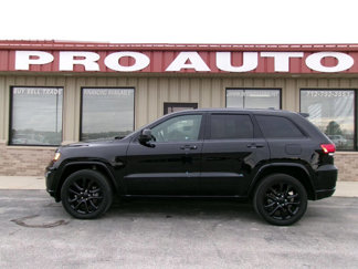 Used 2020 Jeep Grand Cherokee Altitude image 1