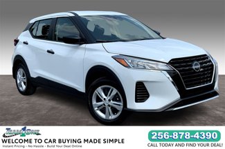 Used 2025 Nissan Kicks Play S image 1