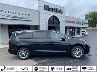 New 2026 Chrysler Pacifica Select image 1