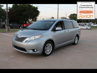 Used 2016 Toyota Sienna XLE w/ XLE Navigation Package image 1