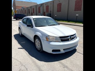 Used 2014 Dodge Avenger SE image 1