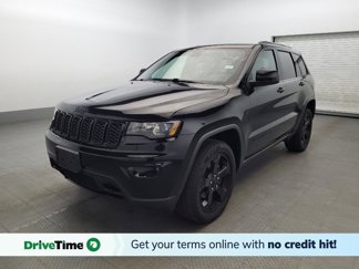 Used 2020 Jeep Grand Cherokee Laredo image 1