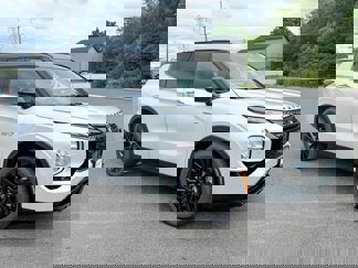 New 2025 Mitsubishi Outlander 4WD Plug-In Hybrid image 1