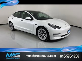 Used 2022 Tesla Model 3 Standard Range image 1