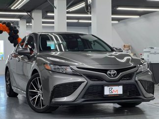 Used 2021 Toyota Camry SE image 1