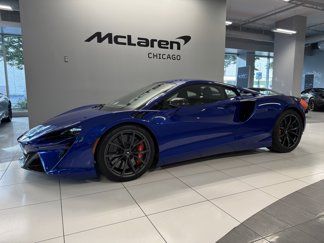 Used 2023 McLaren Artura image 1